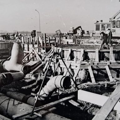 Tuyauterie et fondations des tours acide nitrique (Février 1968) S.E.I.F. Usine Grandpuits (LAT Nitrogen Grandpuits)