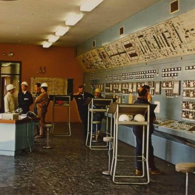 Salle de contrôle (Septembre 1970) S.E.I.F. Usine Grandpuits (LAT Nitrogen Grandpuits)